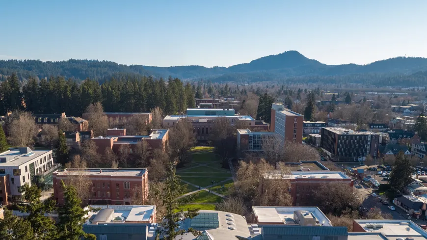 Aerial photo of Eugene facing Spencer Butte