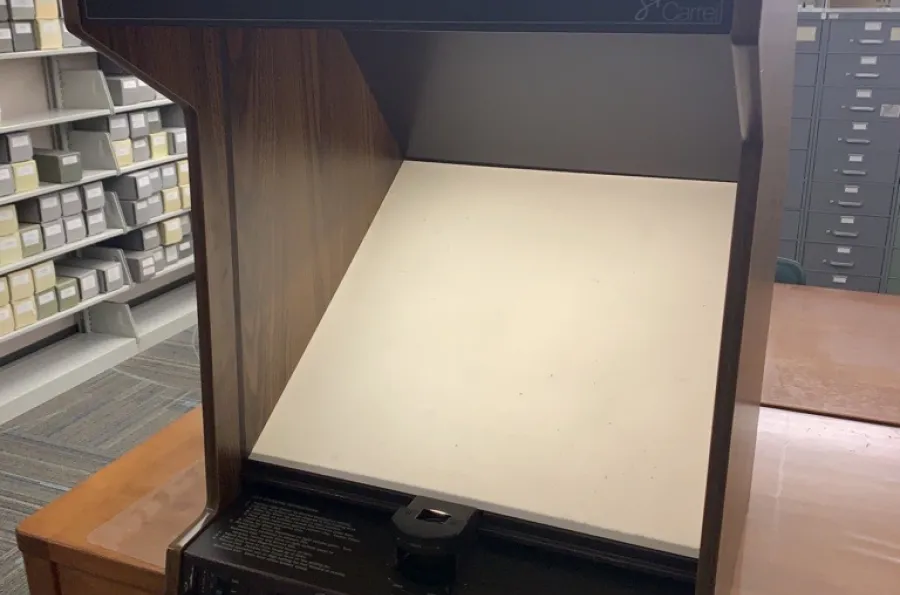 Indus Super Carrel microfilm reader 